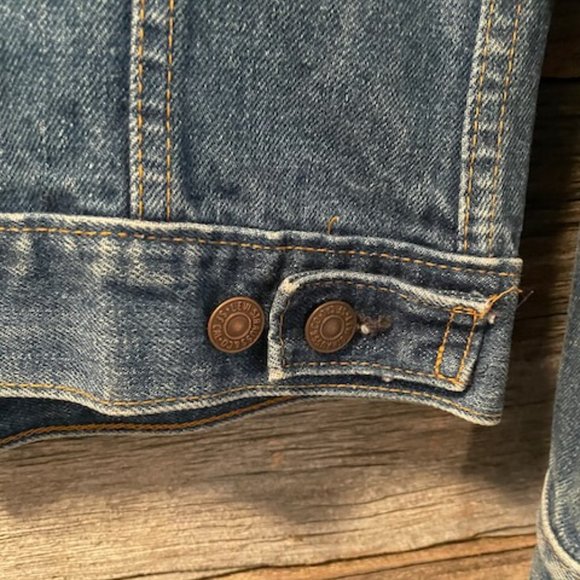 Vintage Levi Jean Jacket - Picture 6 of 9
